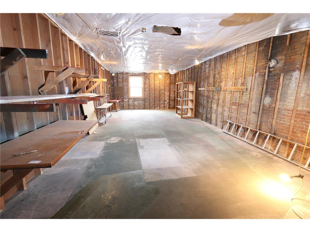 220 Central Avenue N Faribault MN 55021 6742561 image33