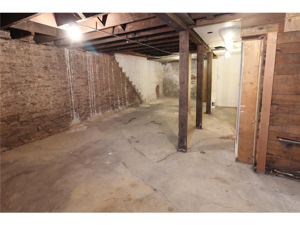 220 Central Avenue N Faribault MN 55021 6742561 image36