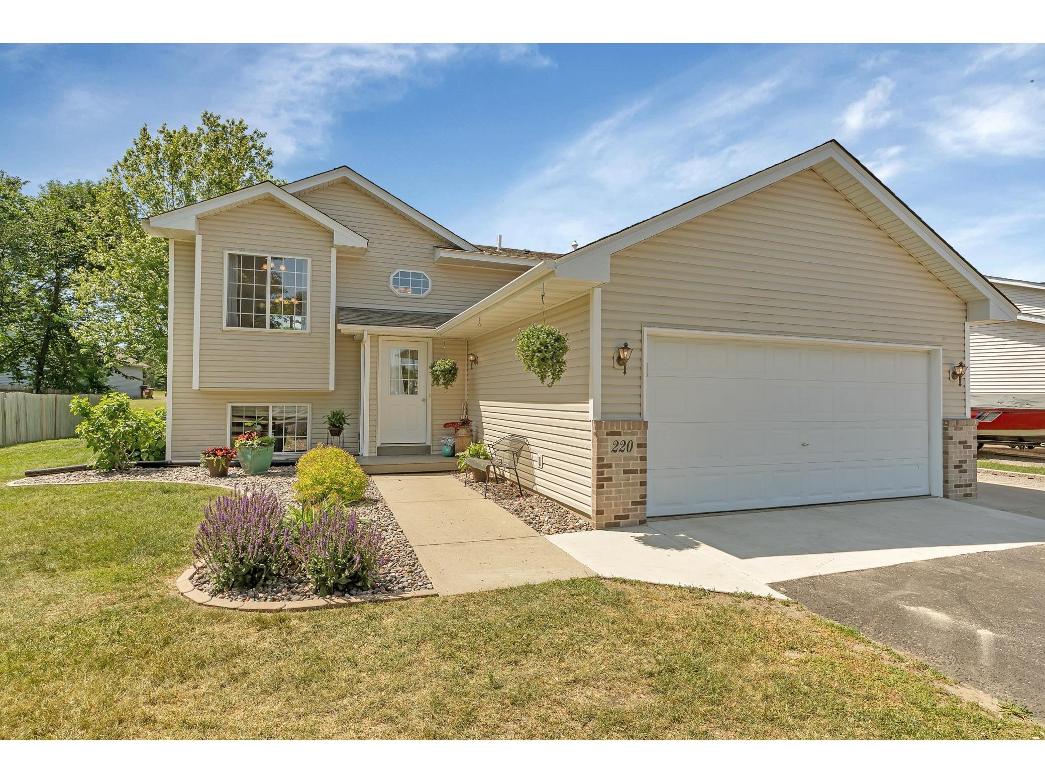 220 Crystal Lane, Montrose, MN, 55363 MLS 7105363 Edina Realty