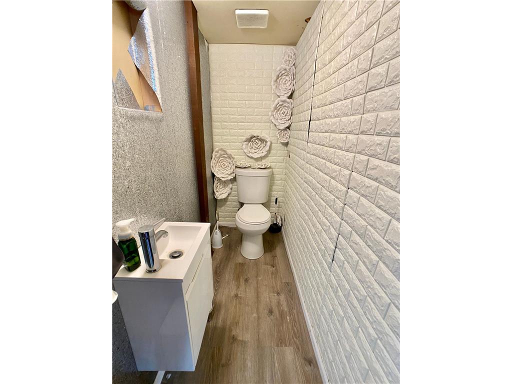 220 E 7th Street Albert Lea MN 56007 7104298 image10