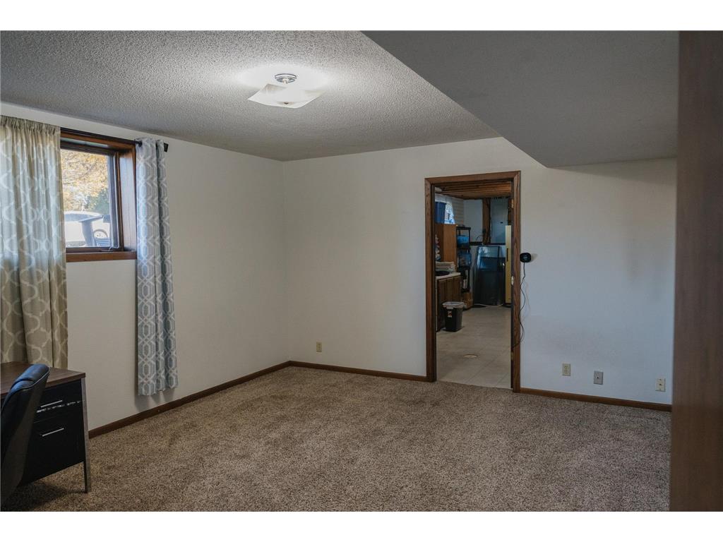 220 E Christina Street Fairmont MN 56031 6816004 image39