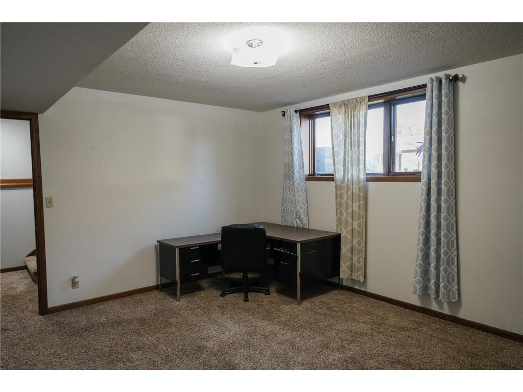 220 E Christina Street Fairmont MN 56031 6816004 image40