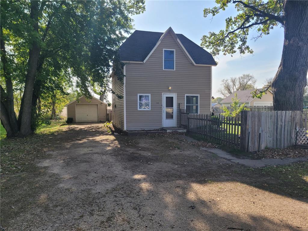 220 E Read Street Le Roy MN 55951 6446819 image1