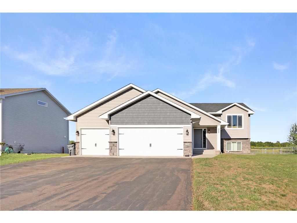 220 Fitzgerald Avenue N Rush City MN 55069 6417352 image1