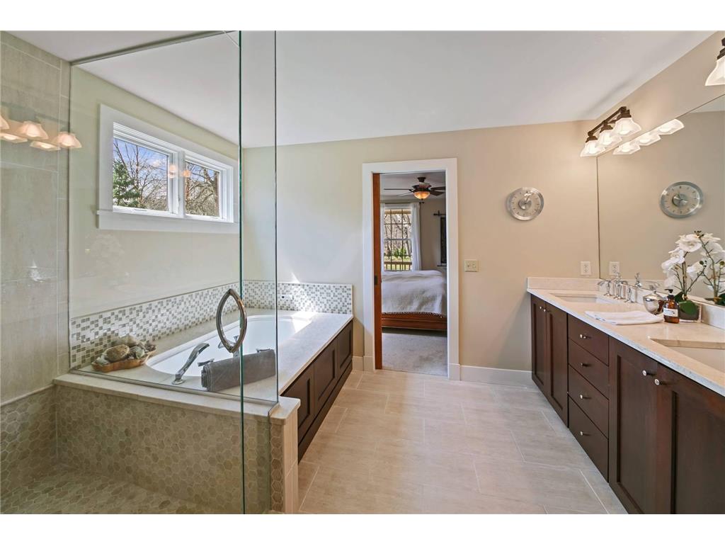 220 Glenbrook Road N Wayzata MN 55391 7053961 image13