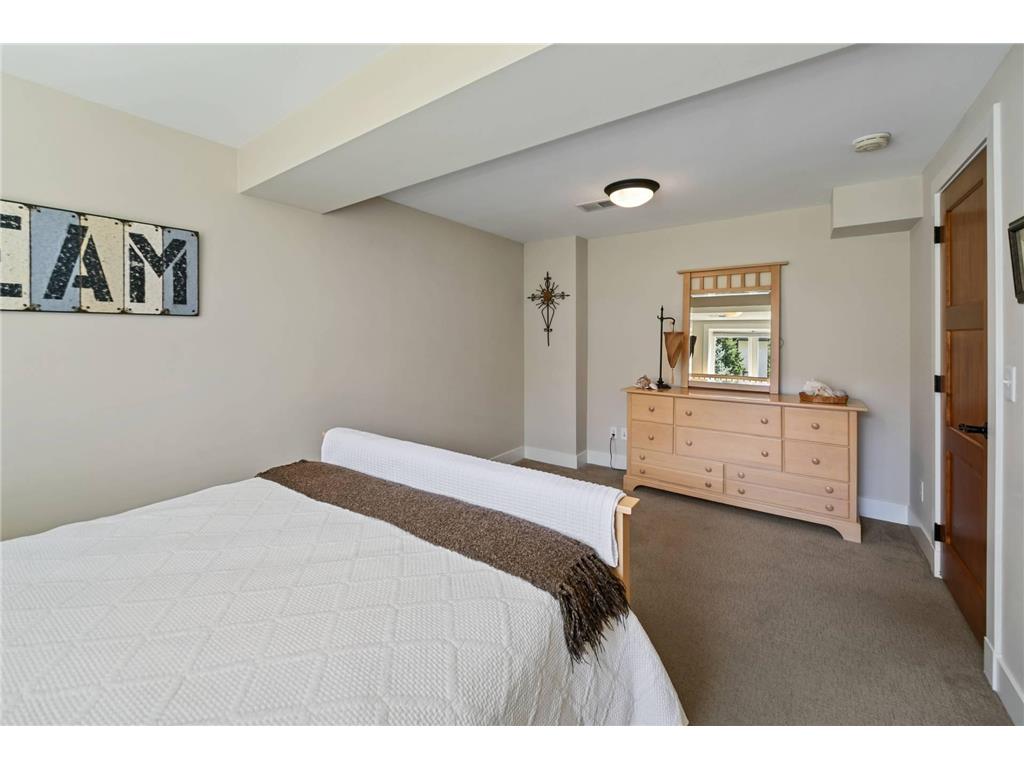 220 Glenbrook Road N Wayzata MN 55391 7053961 image21