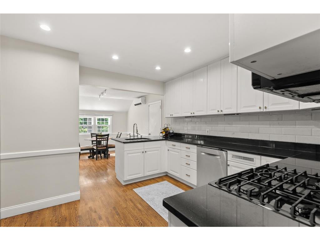 220 Holly Road Hopkins MN 55343 7085374 image18