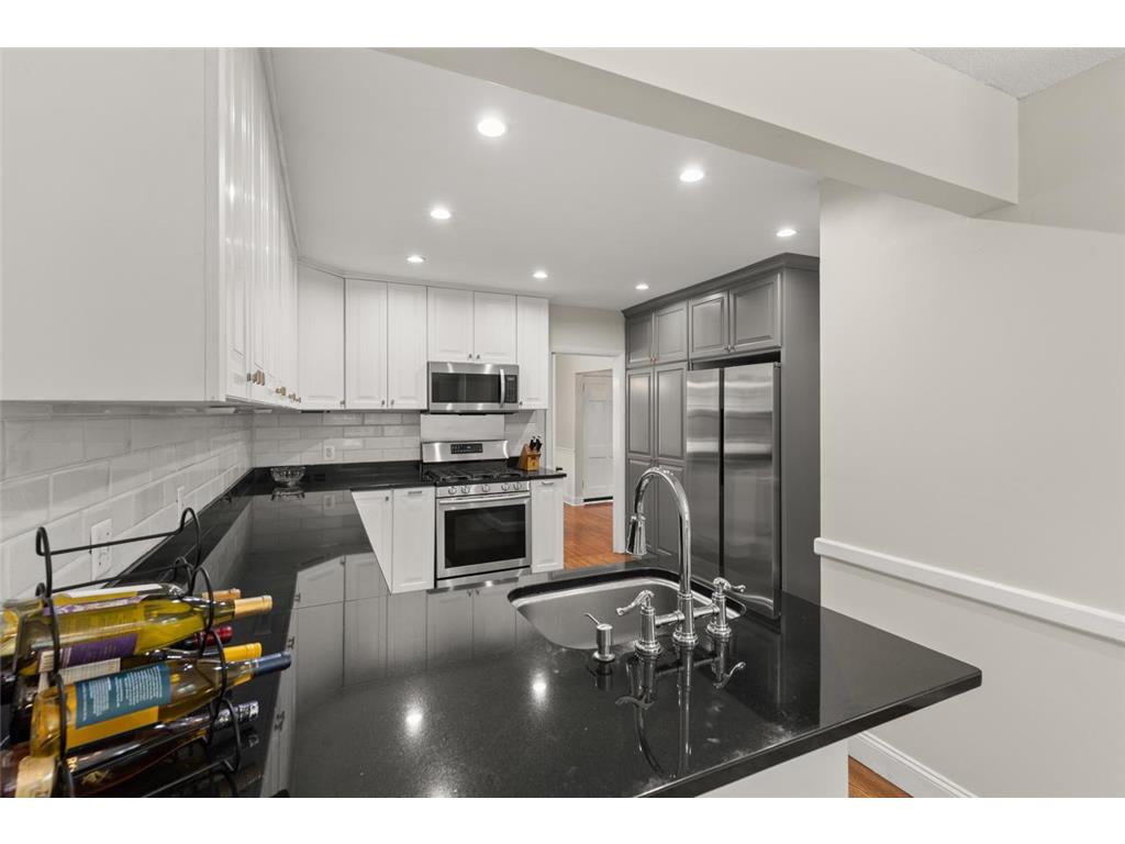 220 Holly Road Hopkins MN 55343 7085374 image19