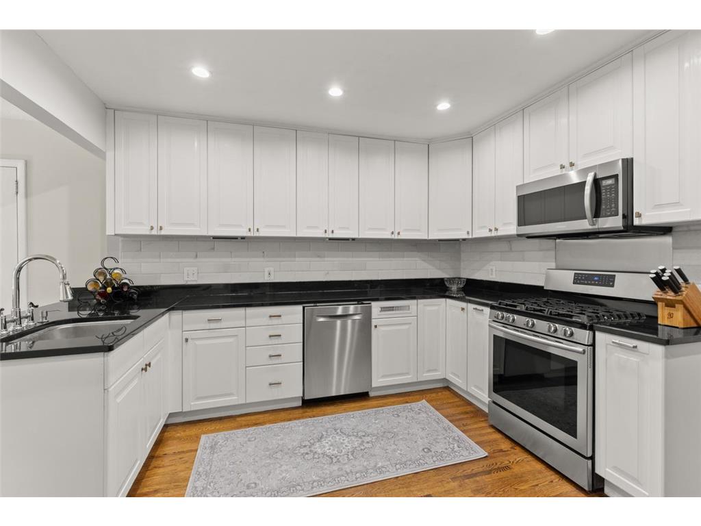 220 Holly Road Hopkins MN 55343 7085374 image20