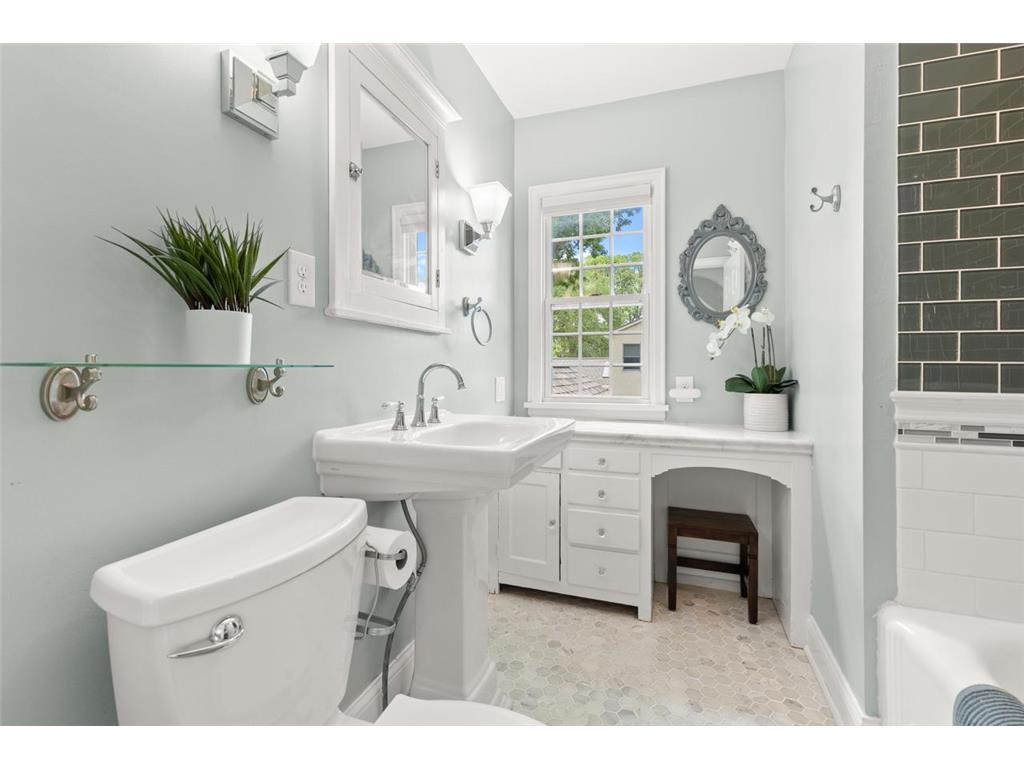 220 Holly Road Hopkins MN 55343 7085374 image26