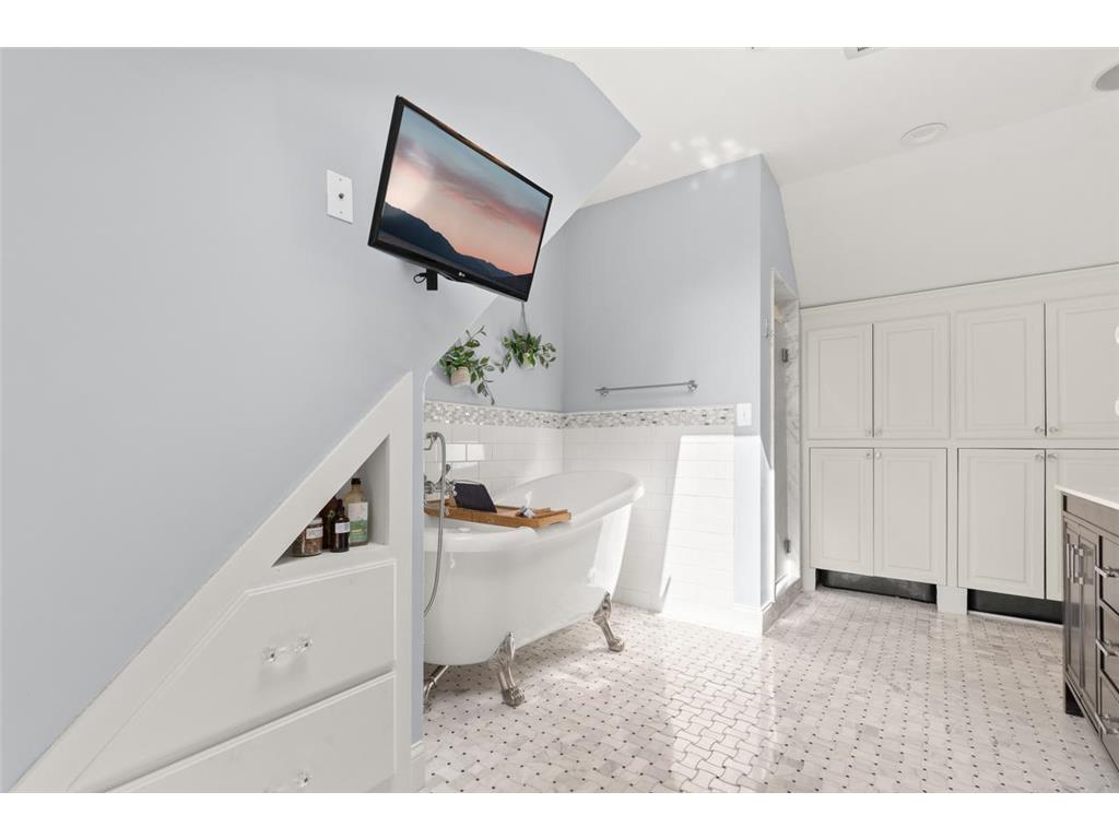 220 Holly Road Hopkins MN 55343 7085374 image34