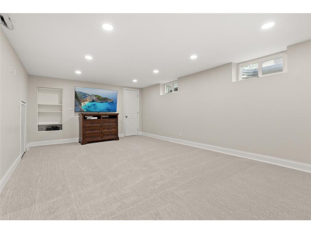220 Holly Road Hopkins MN 55343 7085374 image42