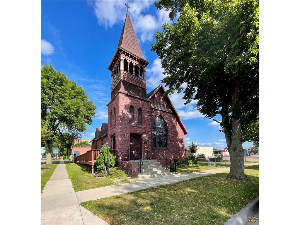 220 N Cedar Street Luverne MN 56156 6552179 image1