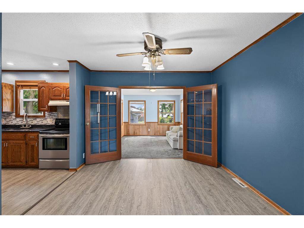 220 N Chestnut Street Belle Plaine MN 56011 7111127 image4