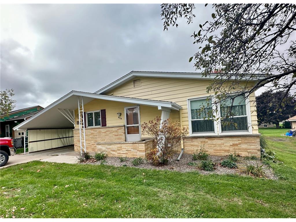 220-n-wabasha-plainview-mn-55964-mls-6454025-edina-realty