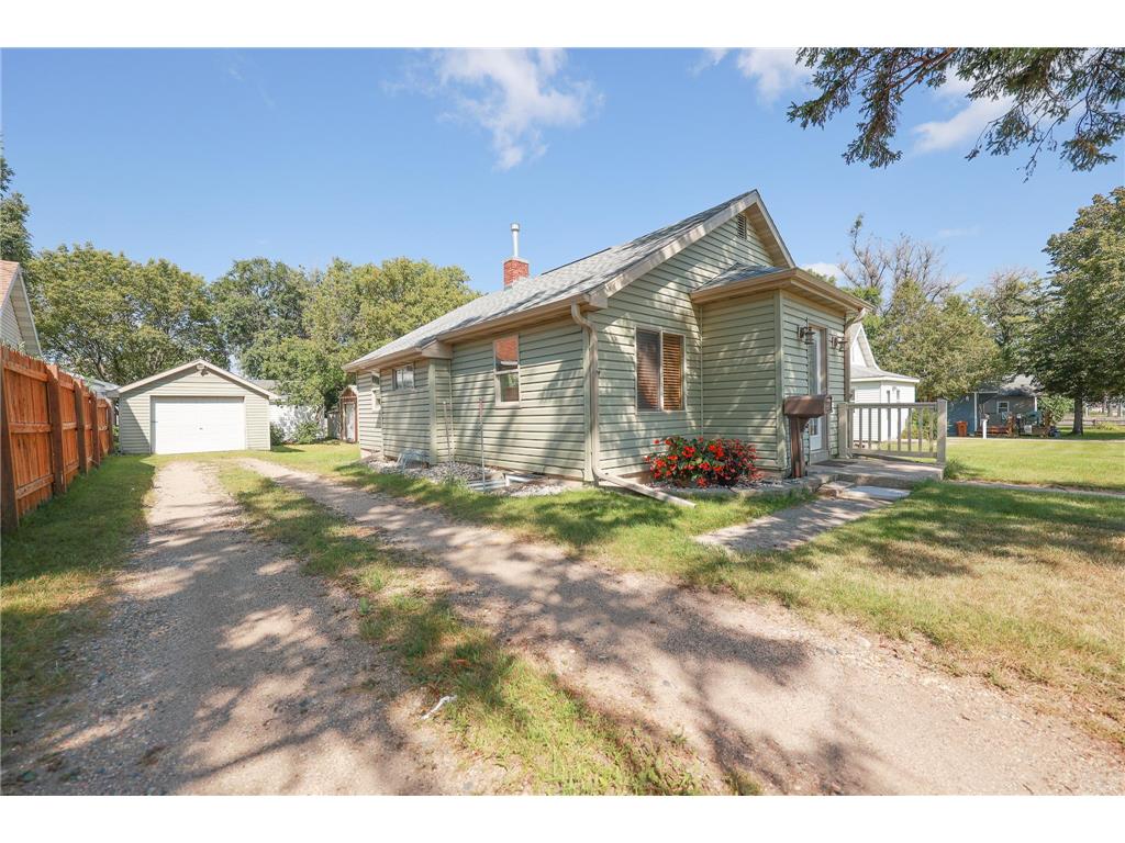 220 North Street W Detroit Lakes MN 56501 6699259 image1