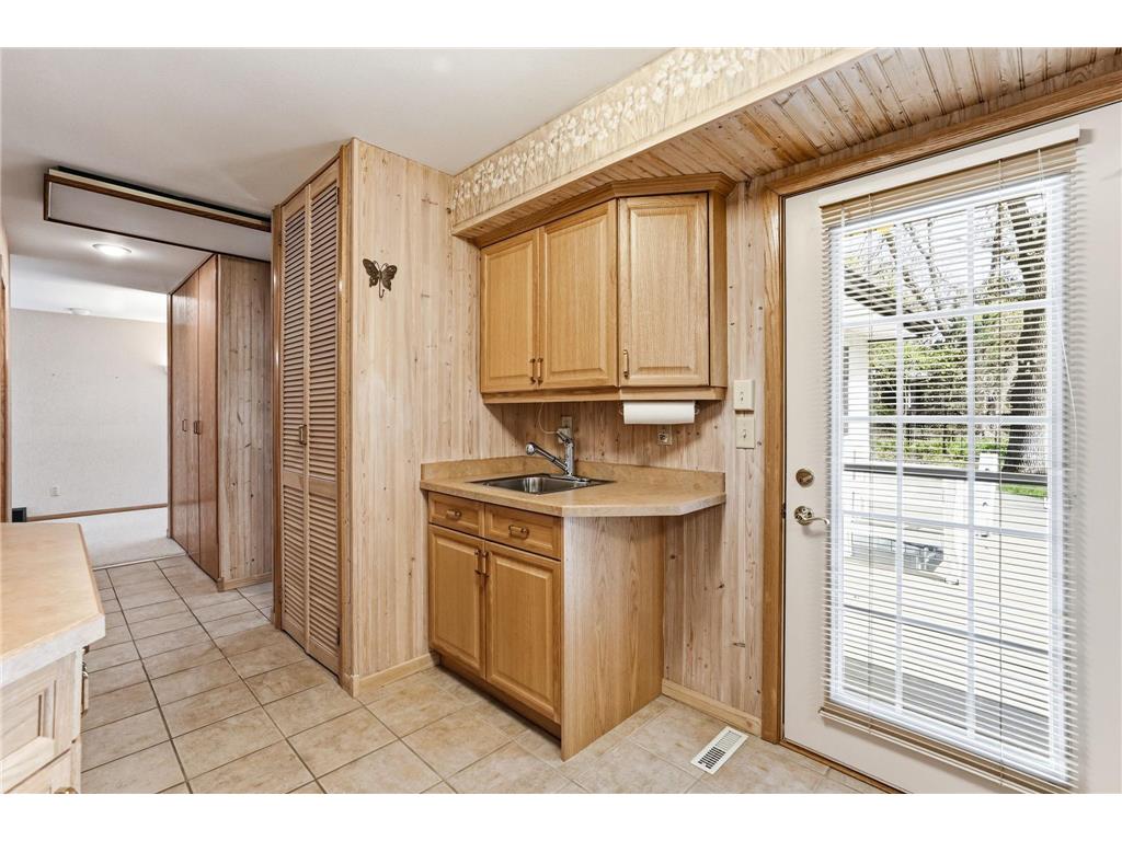 220 Rice Creek Terrace NE Fridley MN 55432 7030010 image10
