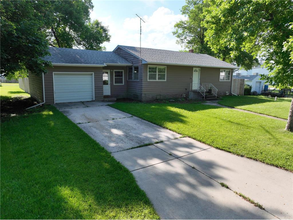 220 S 4th Street Bird Island MN 55310 7090183 image1