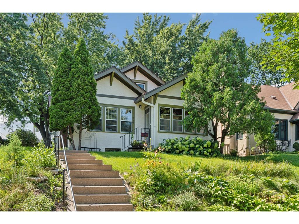 220 Thomas Avenue S Minneapolis MN 55405 6570115 image1