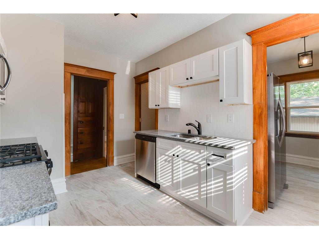 220 W 33rd Street Minneapolis MN 55408 6824747 image12