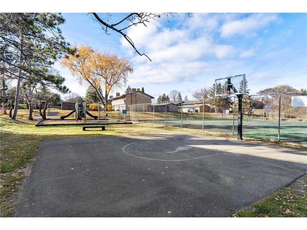 220 Windsor Lane New Brighton MN 55112 6815872 image60