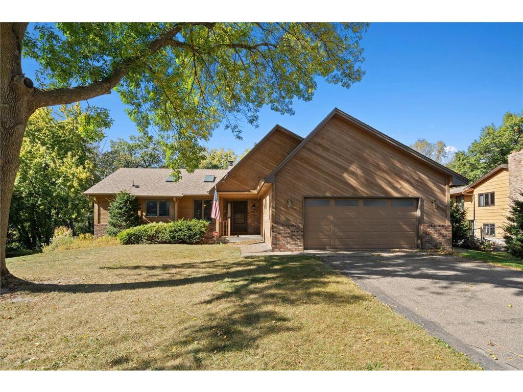 220 Woodridge Drive Vadnais Heights MN 55127 6618127 image1