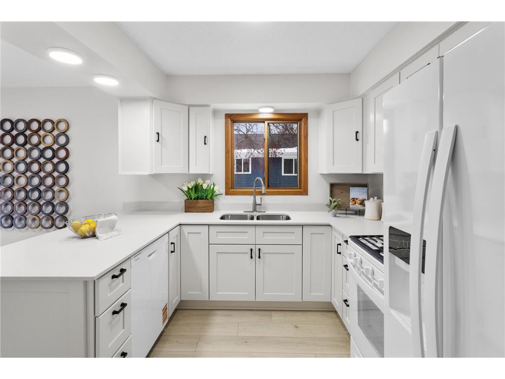 2200 74th Avenue N Brooklyn Park MN 55444 7011324 image13