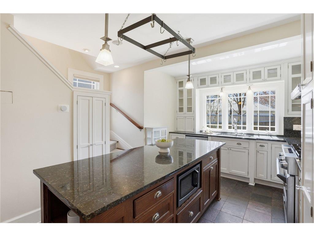 2200 Kenwood Parkway Minneapolis MN 55405 7088858 image13
