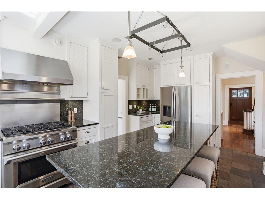 2200 Kenwood Parkway Minneapolis MN 55405 7088858 image15
