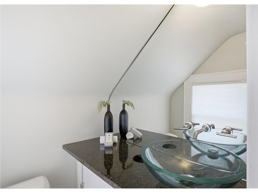 2200 Kenwood Parkway Minneapolis MN 55405 7088858 image22
