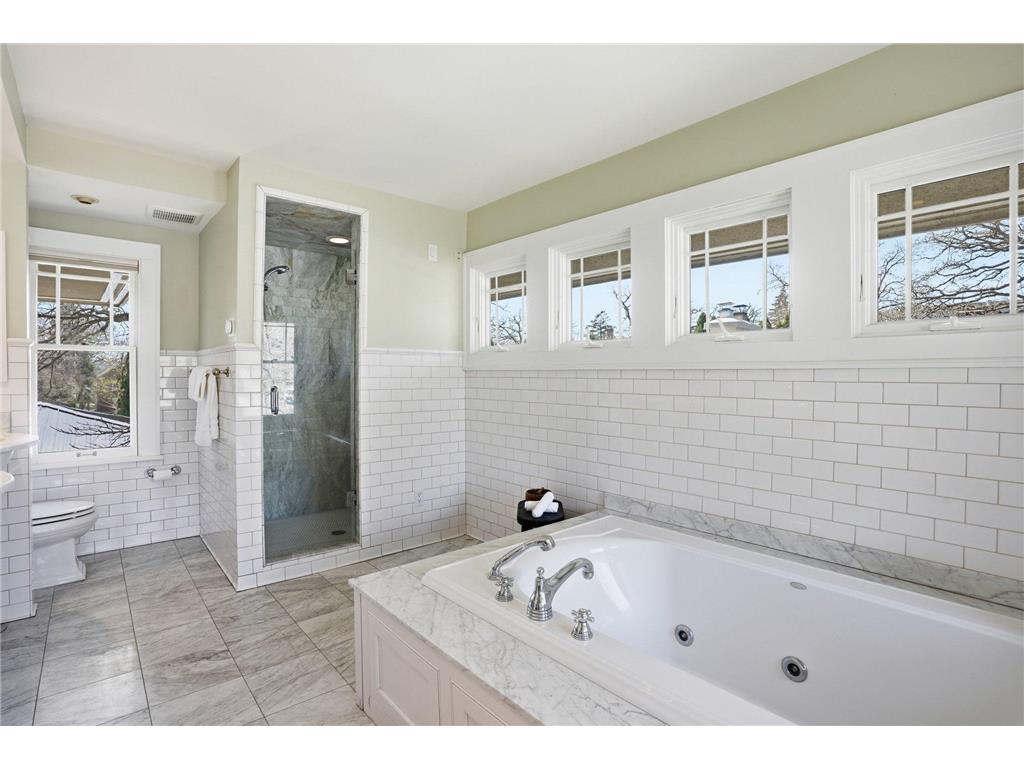 2200 Kenwood Parkway Minneapolis MN 55405 7088858 image26