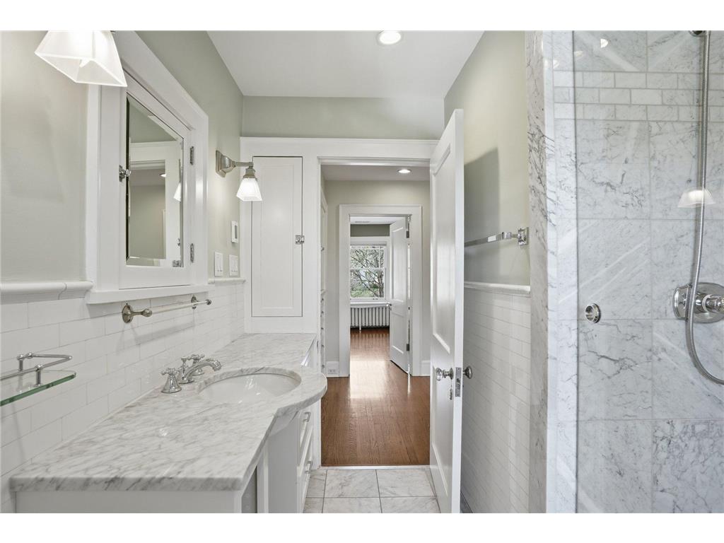 2200 Kenwood Parkway Minneapolis MN 55405 7088858 image32