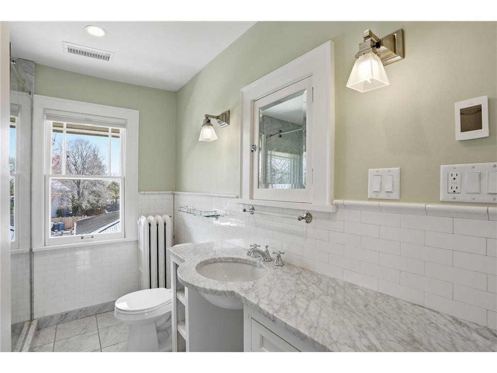 2200 Kenwood Parkway Minneapolis MN 55405 7088858 image33