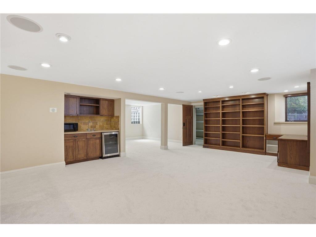2200 Kenwood Parkway Minneapolis MN 55405 7088858 image35