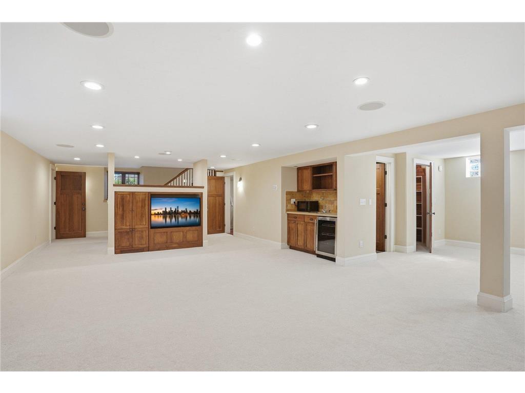 2200 Kenwood Parkway Minneapolis MN 55405 7088858 image36