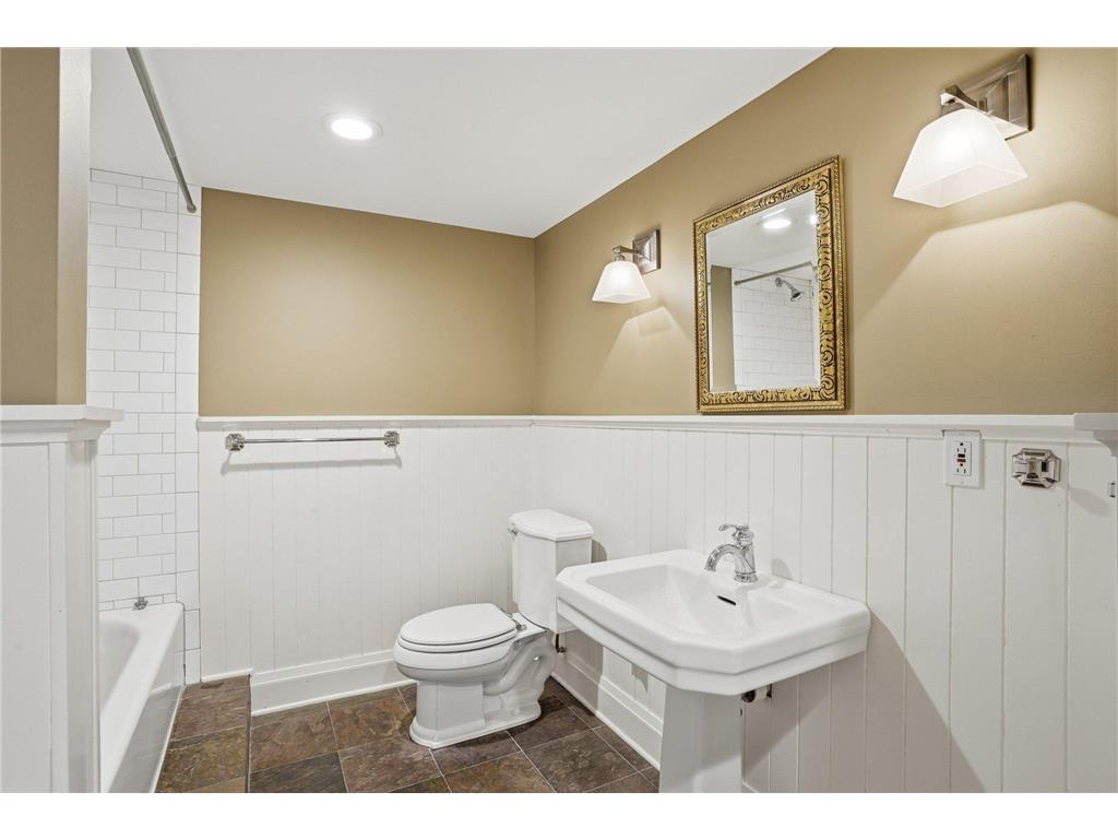 2200 Kenwood Parkway Minneapolis MN 55405 7088858 image37