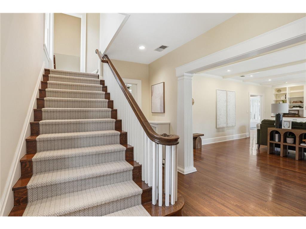 2200 Kenwood Parkway Minneapolis MN 55405 7088858 image7