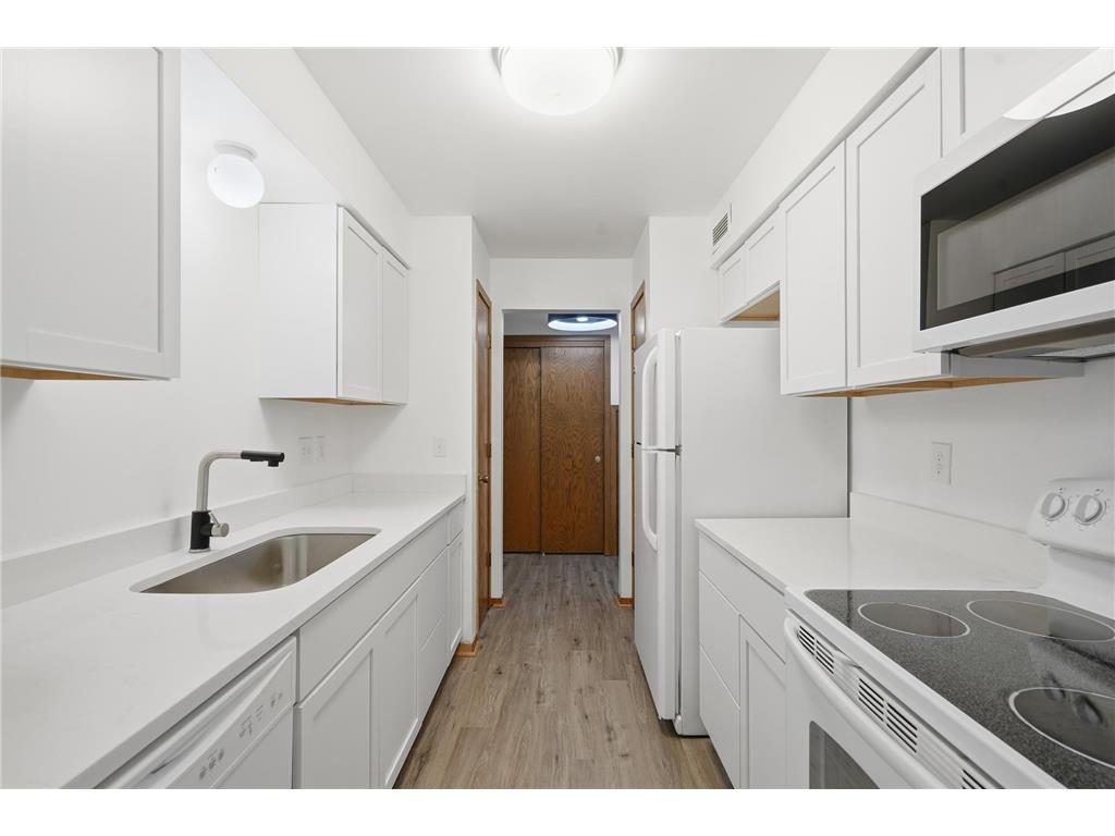2200 Midland Grove Road #210 Roseville MN 55113 7060685 image22
