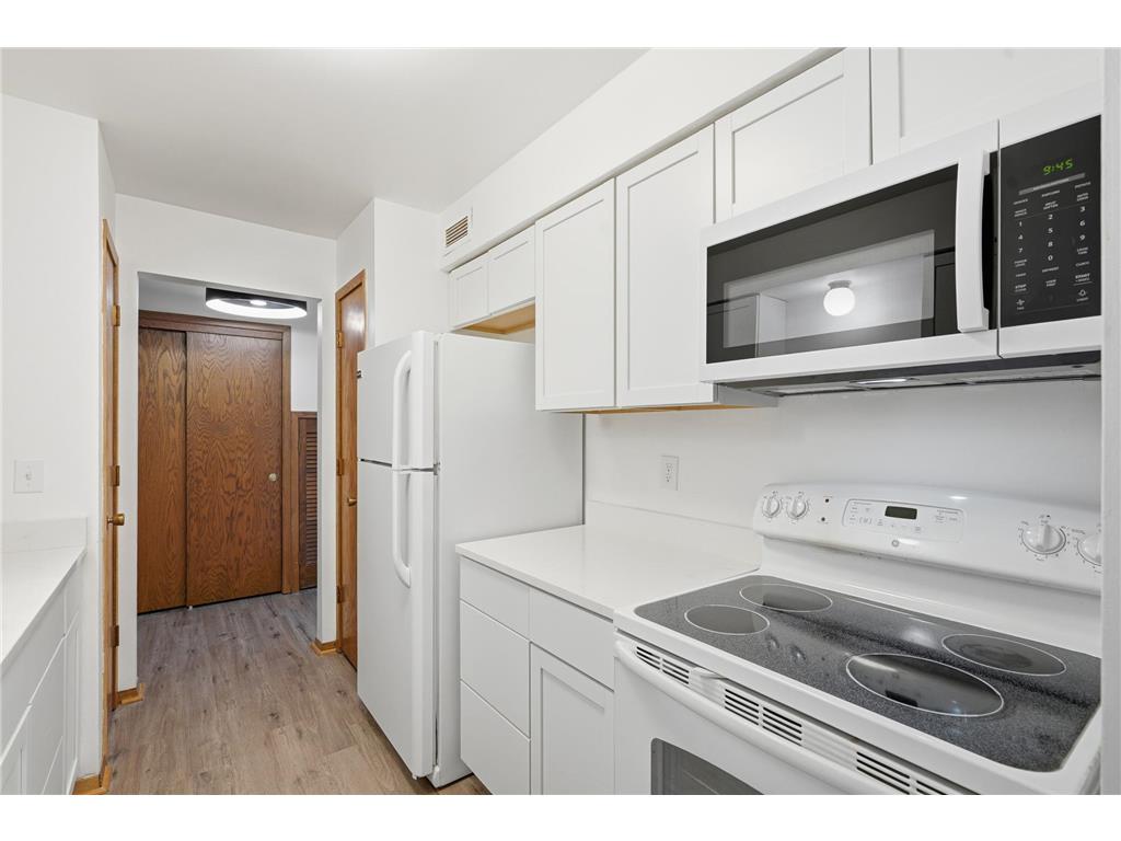 2200 Midland Grove Road #210 Roseville MN 55113 7060685 image24