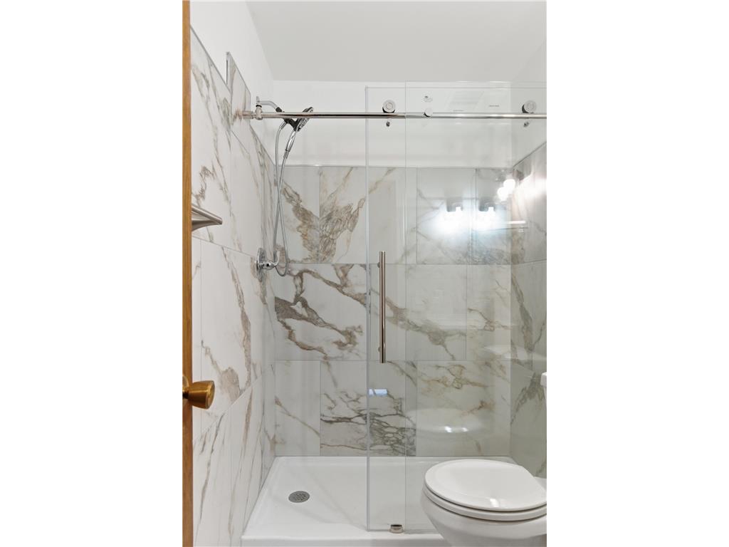 2200 Midland Grove Road #210 Roseville MN 55113 7060685 image30