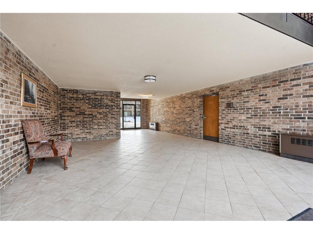 2200 Midland Grove Road #210 Roseville MN 55113 7060685 image38