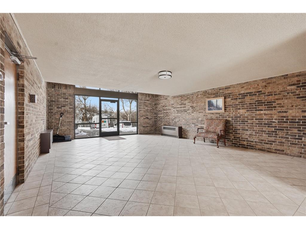 2200 Midland Grove Road #210 Roseville MN 55113 7060685 image6