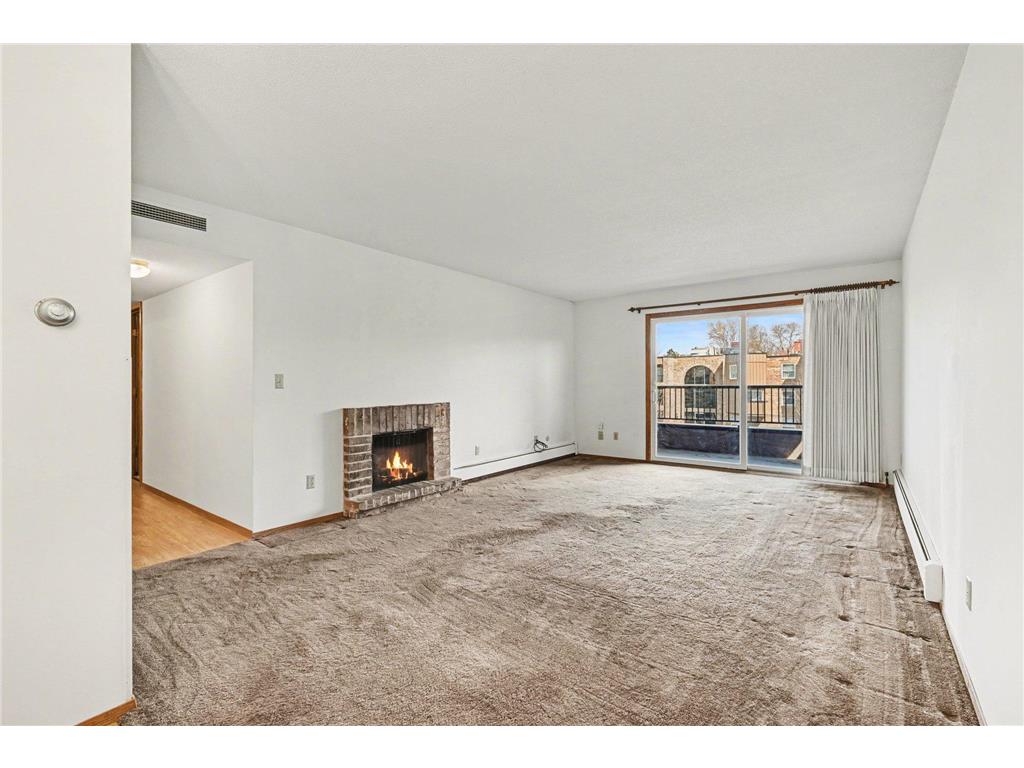 2200 Midland Grove Road #310 Roseville MN 55113 7049898 image4