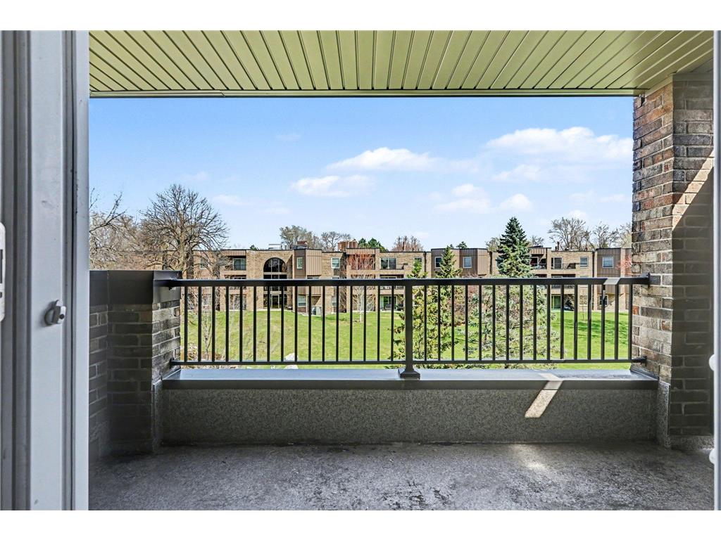 2200 Midland Grove Road #310 Roseville MN 55113 7049898 image8