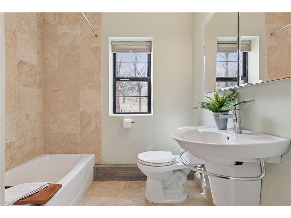 2201 3rd Avenue S #102 Minneapolis MN 55404 7035828 image10