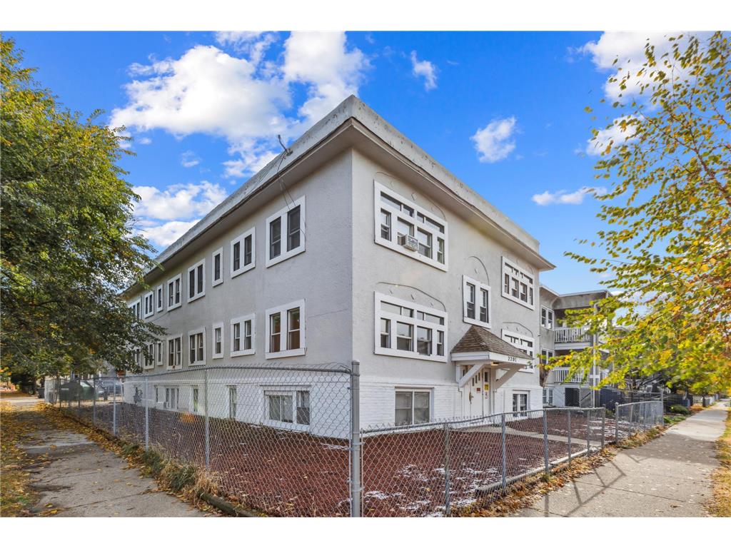 2201 5th Avenue S Minneapolis MN 55404 6639533 image1
