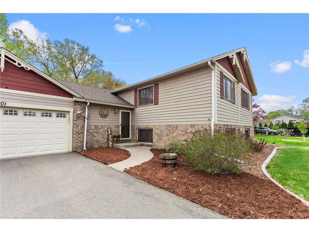 2201 84th Avenue N Brooklyn Park MN 55444 7067605 image2
