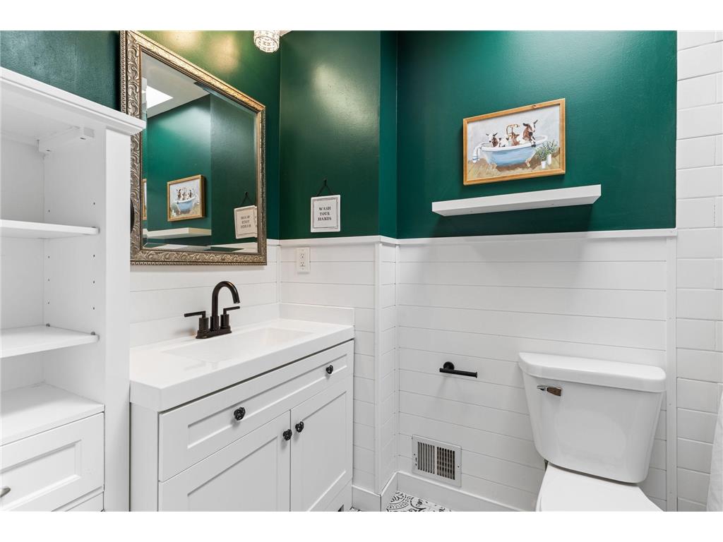 2201 84th Avenue N Brooklyn Park MN 55444 7067605 image24