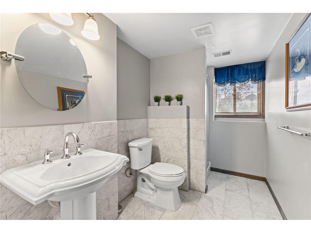 2201 84th Avenue N Brooklyn Park MN 55444 7067605 image29