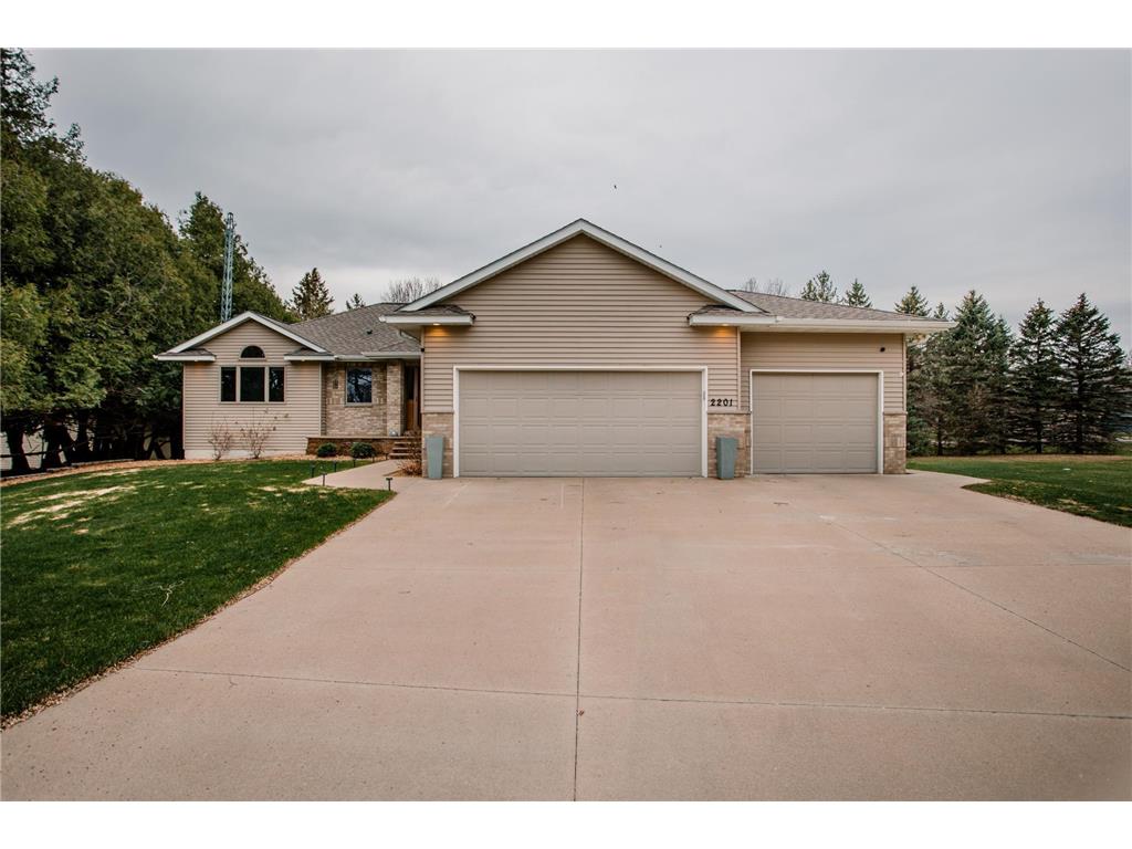 2201 9th Place SW Austin MN 55912 6358129 image1